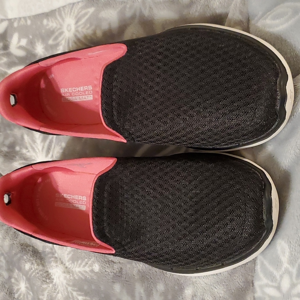 Sketches Go Walk Shoes Size 8